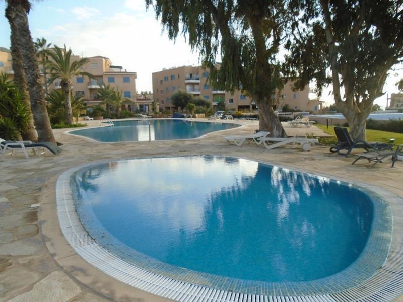 King'S Palace - Spacious 2 Bed, 2 Bath With Sea And Pool Views Lägenhet Paphos Exteriör bild