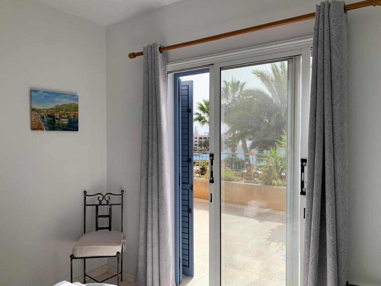 King'S Palace - Spacious 2 Bed, 2 Bath With Sea And Pool Views Lägenhet Paphos Exteriör bild