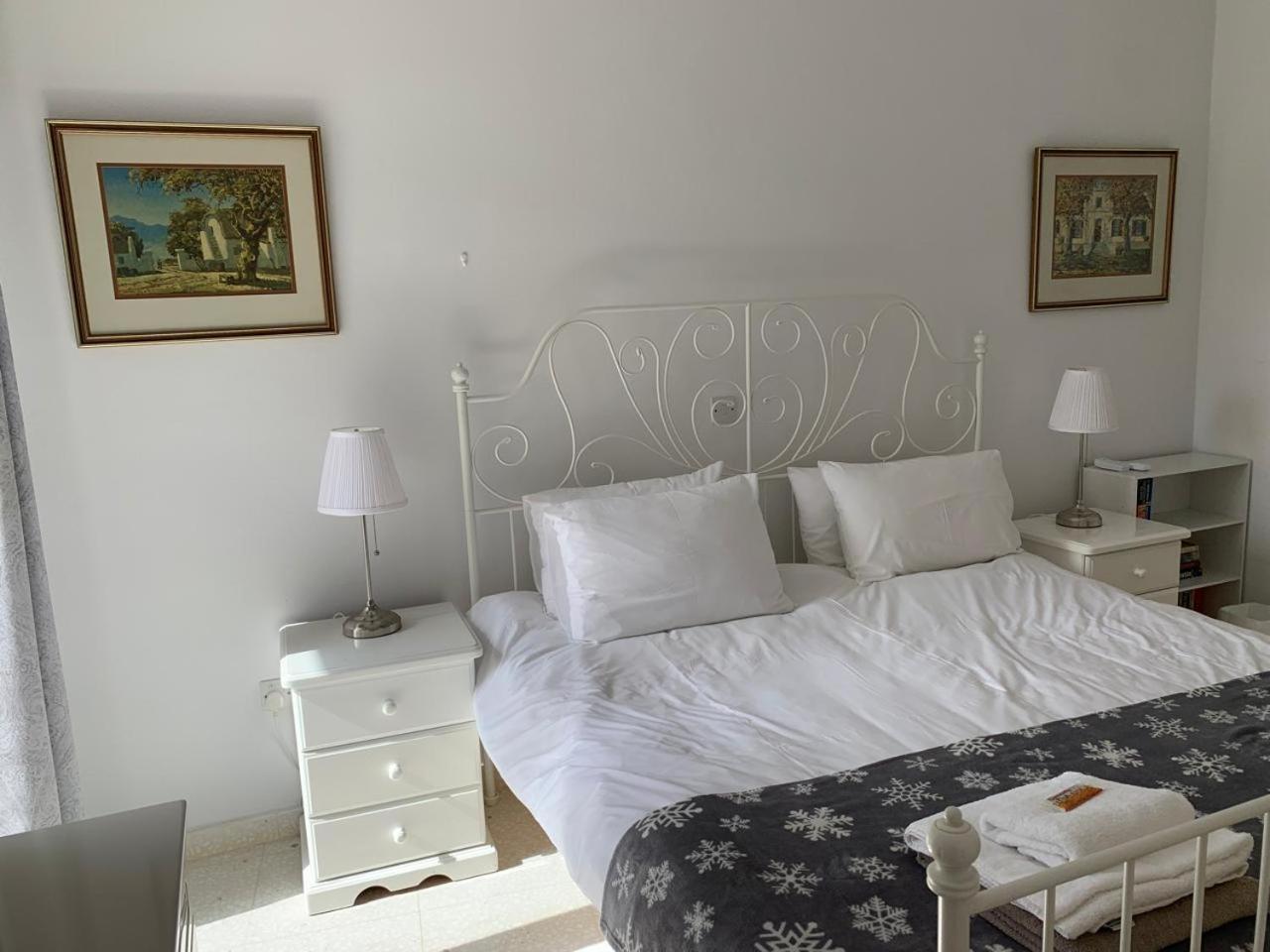 King'S Palace - Spacious 2 Bed, 2 Bath With Sea And Pool Views Lägenhet Paphos Exteriör bild